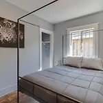 Los Angeles 2 Bedroom Charmer plus Large Guest House