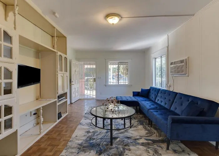 Los Angeles 2 Bedroom Charmer plus Large Guest House