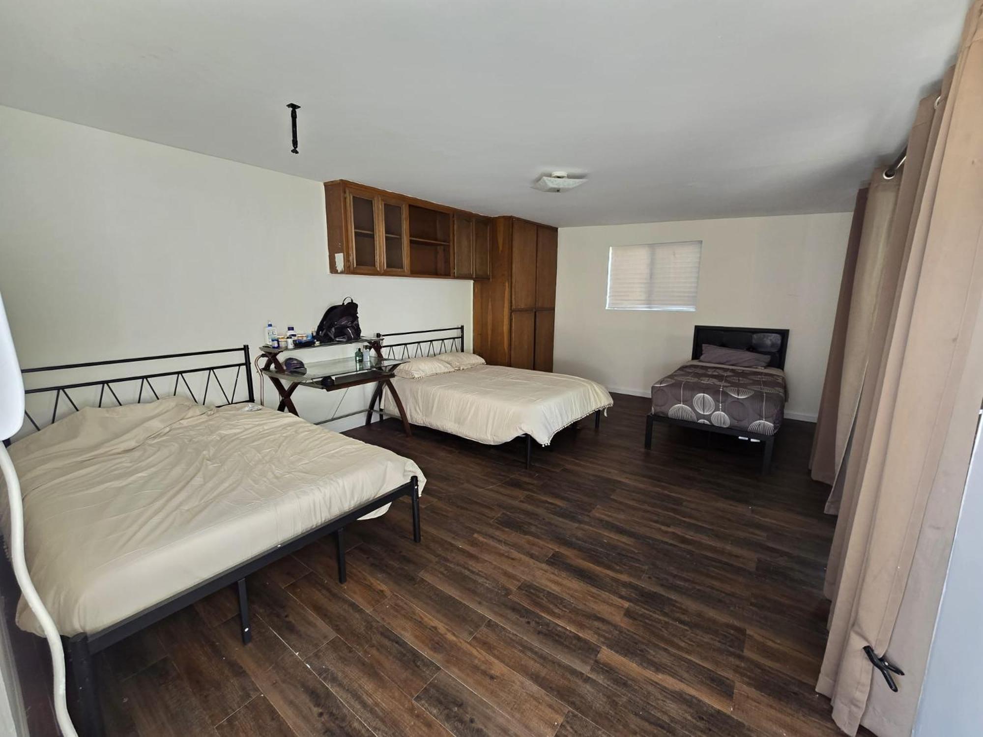 Angeles 3 Bedroom Charmer Large Hébergement de vacances Los Angeles